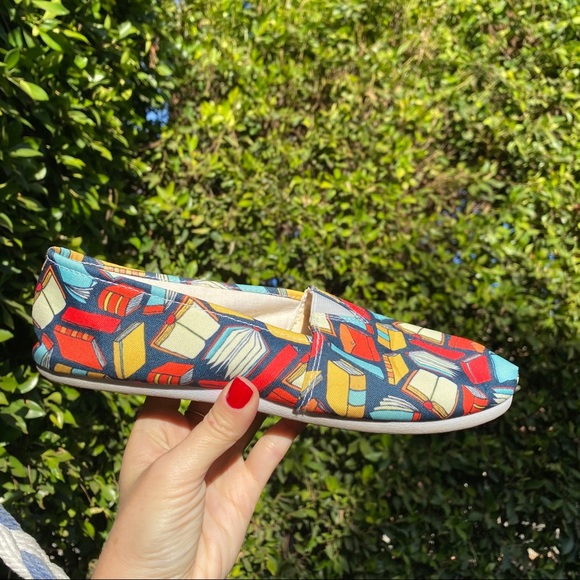 GROOVE BAGS Book Lovers Canvas Flats - Picture 8 of 10